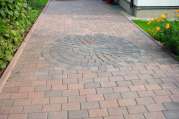 Betonsteinpflaster von U. Bach Gartenbau - Landschaftsbau - Troisdorf