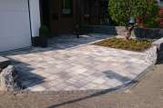 Betonsteinpflaster von U. Bach Gartenbau - Landschaftsbau - Troisdorf