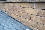 Betonsteinmauer von U. Bach Gartenbau - Landschaftsbau - Troisdorf