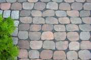 Betonsteinpflaster von U. Bach Gartenbau - Landschaftsbau - Troisdorf