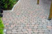 Betonsteinpflaster von U. Bach Gartenbau - Landschaftsbau - Troisdorf