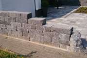 Betonsteinmauer von U. Bach Gartenbau - Landschaftsbau - Troisdorf