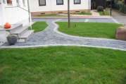 Betonsteinpflaster von U. Bach Gartenbau - Landschaftsbau - Troisdorf