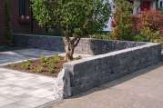 Betonsteinmauer von U. Bach Gartenbau - Landschaftsbau - Troisdorf
