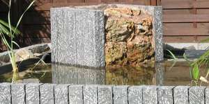 Gartenbrunnen von U. Bach Gartenbau - Landschaftsbau - Troisdorf