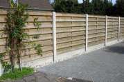 Holzzaun als Sichtschutz von U. Bach Gartenbau - Landschaftsbau - Troisdorf