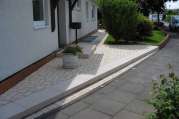 Betonsteinpflaster von U. Bach Gartenbau - Landschaftsbau - Troisdorf
